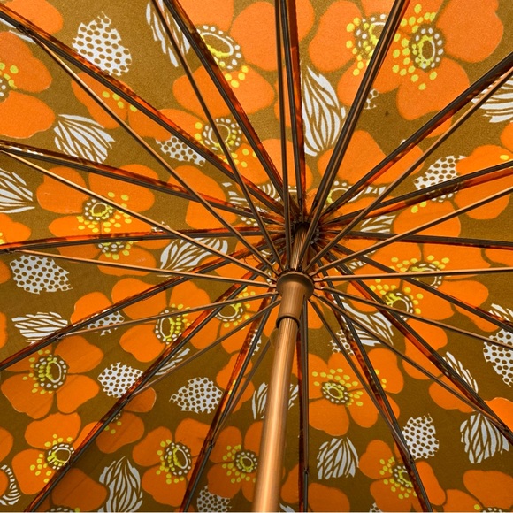 v i n t a g e :: Mod Floral Whimsical Flower Power Umbrella - Picture 4 of 15